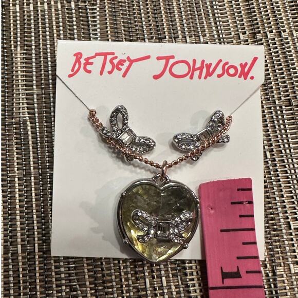 Betsey Johnson IRIDESCENT CRYSTAL HEART BOW Earrings Necklace jewelry Set NWT - Picture 9 of 10